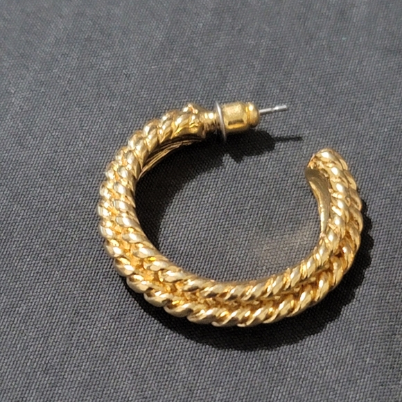Vtg Cable Hoop Gold Tone Earrings - Picture 3 of 6